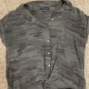 Sanctuary camo cloth tie shirt